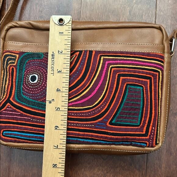 Artisan Mola and Leather Crossbody Bag with Multicolor Pattern - Picture 12 of 12
